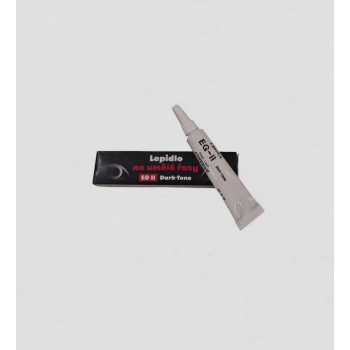 Čierne lepidlo na mihalnice