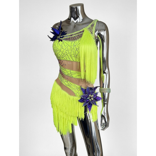 Dámske latino šaty skladom