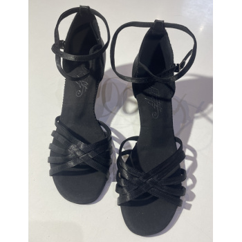 SD 211, black satin