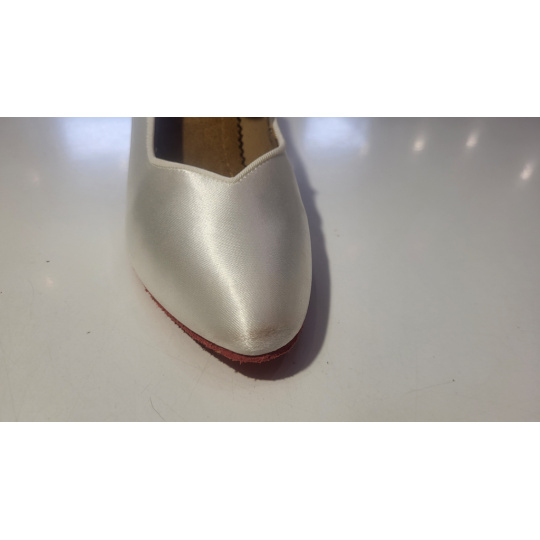 138 BD red sole